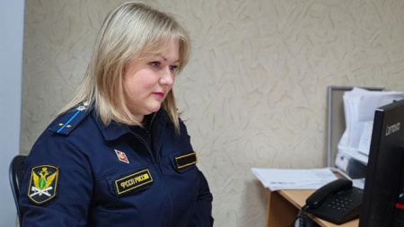 Судебные приставы