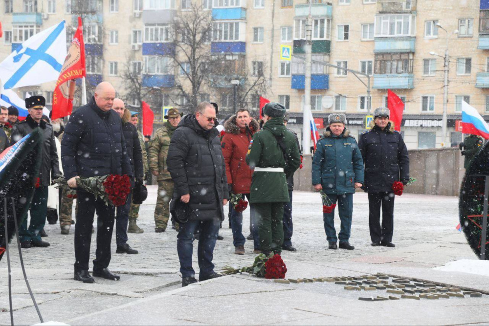 Церемония возложения цветов