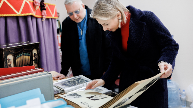 Министр в театре