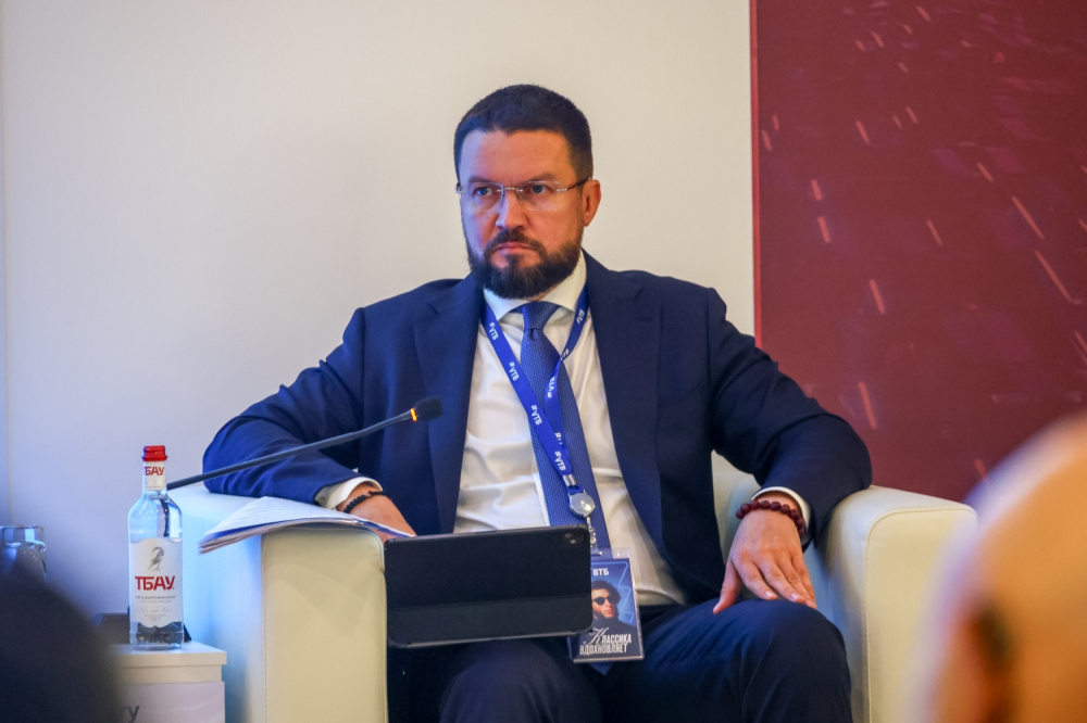 Дмитрий Средин