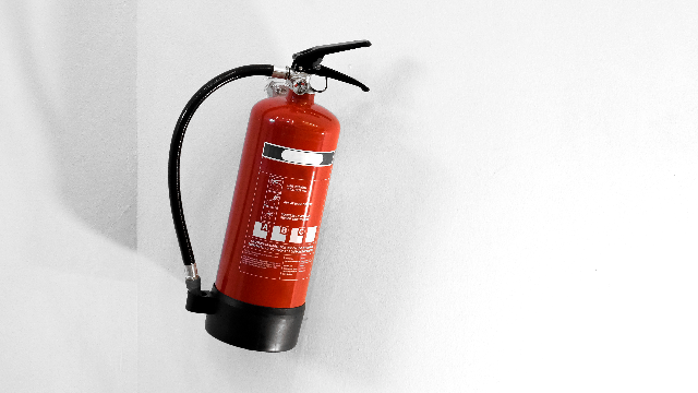 Приставы на 20 суток опечатали три коттеджа загородного клуба под Балахной