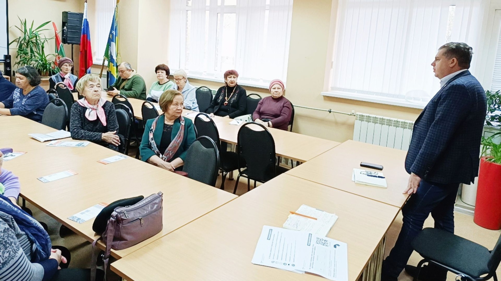 Сотрудники «ЭнергосбыТ Плюс» встретились с жителями Кстова