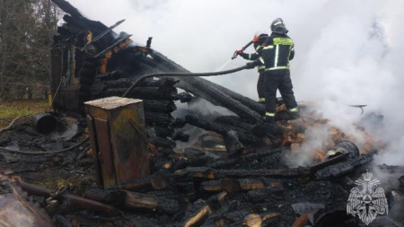 сгоревший дом