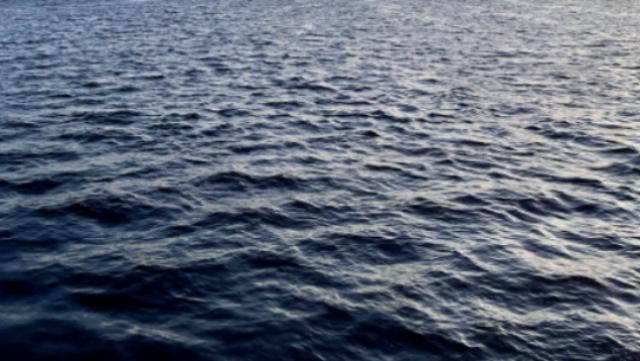 вода в реке