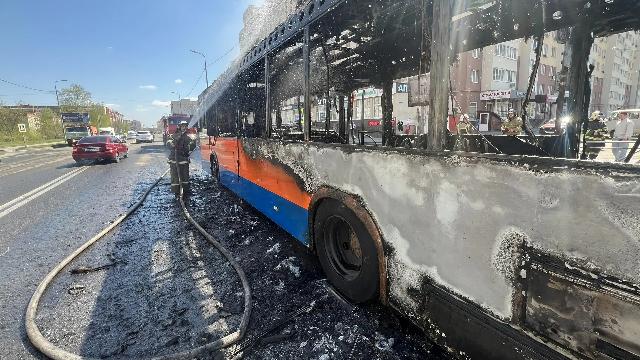 сгоревший автобус