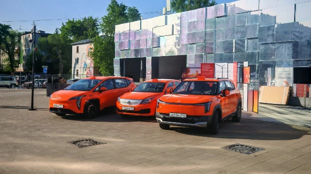 Правительство пополнило список автомобилей для работы в такси