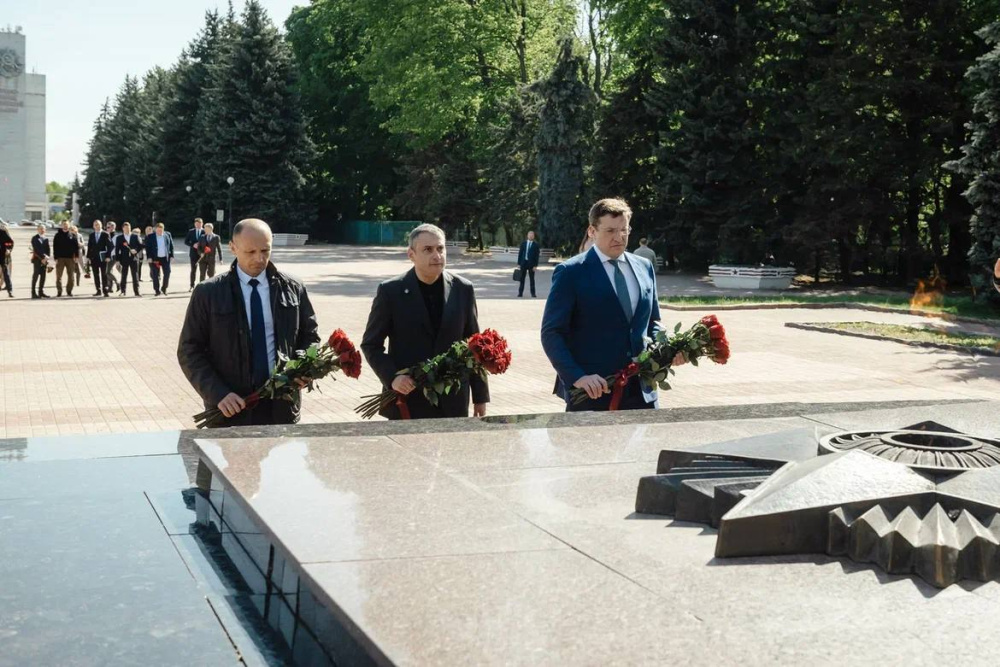 Возложение цветов