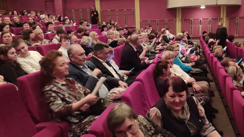 На «Гидромаше» отметили 8 Марта походом в театр