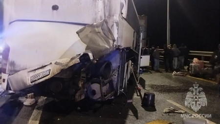 На трассе М‑12 под Арзамасом столкнулись шесть машин и два автобуса