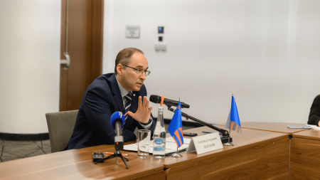 председатель правления НБД-Банка Александр Шаронов