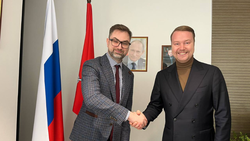 Министр туризма и промыслов Нижегородской области Сергей Яковлев и глава Комитета по развитию туризма Санкт-Петербурга Евгений Панкевич