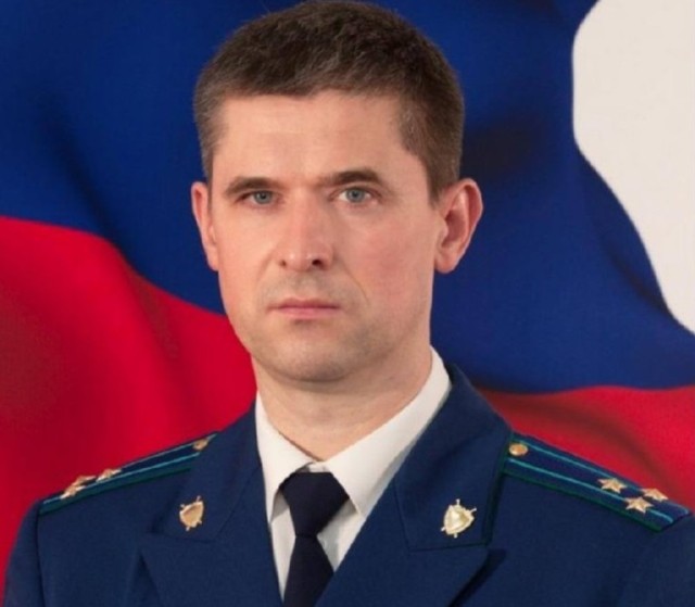 Максим Суров