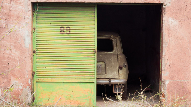 Мэрия решила снести семь гаражей в Московском районе
