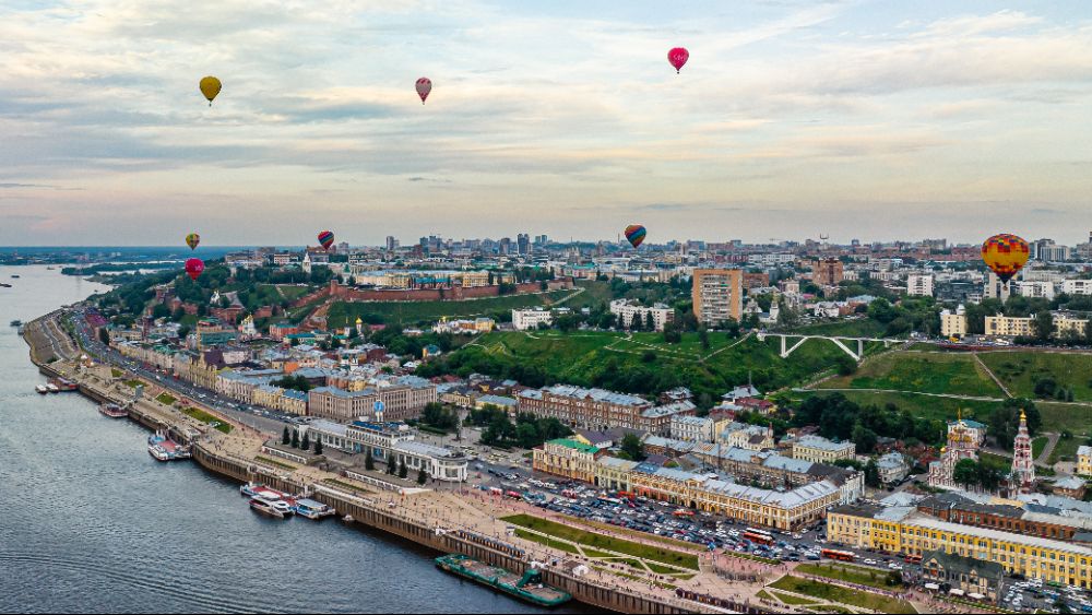 Аудиоэкскурсия по Нижнему Новгороду с Михаилом Матюшиным доступна в сервисе Звук