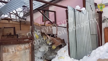 Подстрок погиб при обрушении крыши здания в Нижнем Новгороде