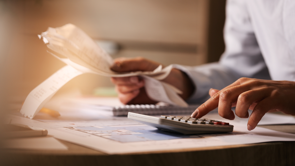 Кредитный рейтинг россиян в марте снизился до 724 баллов, Нижегородская область — в топ-10