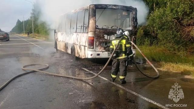 сгоревший автобус