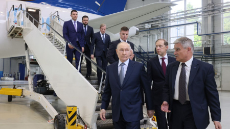 Президент поставил задачу по развитию гражданской авиации в условиях высокого спроса