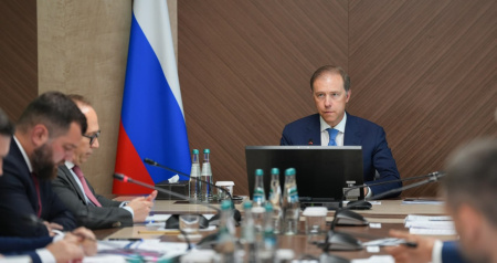 Денис Мантуров
