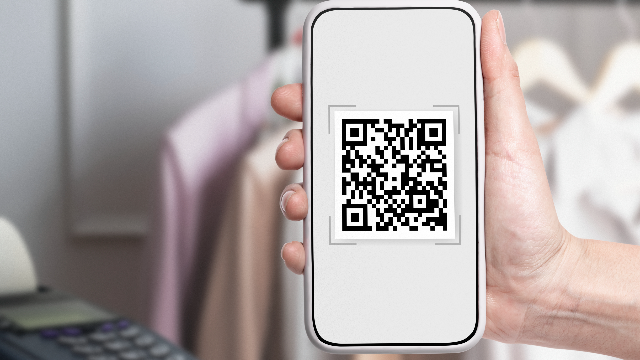 Сбер подключил 16 новых банков к сервису оплаты через QR-код