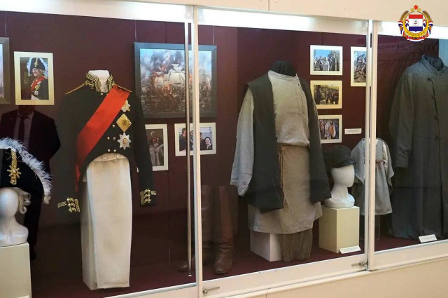 Костюмы из фильма «Тайна адмирала Ушакова» представили в краеведческом музее Саранска