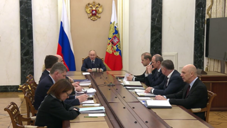 Владимир Путин призвал восстановить темпы роста российской экономики