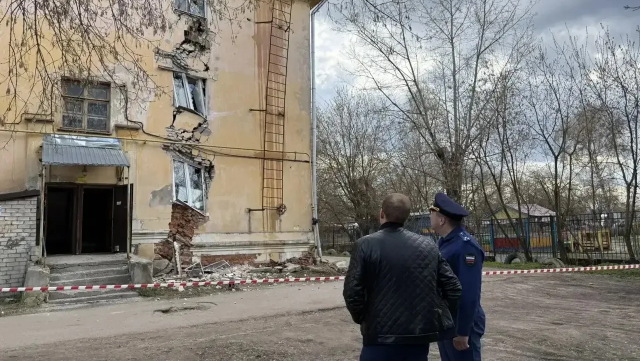 Аварийный дом