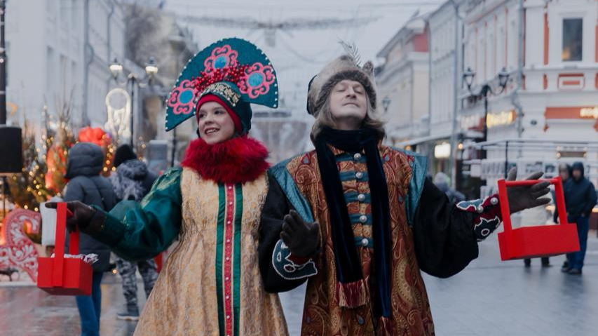 «Горьковская елка» на площади Театральной в Нижнем Новгороде
 