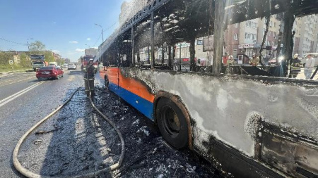 сгоревший автобус