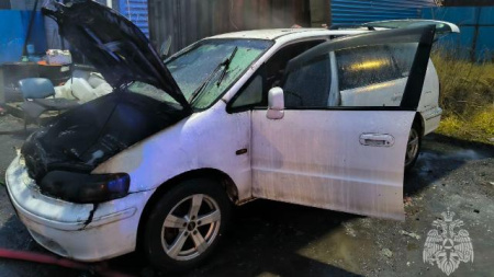 сгоревший автомобиль