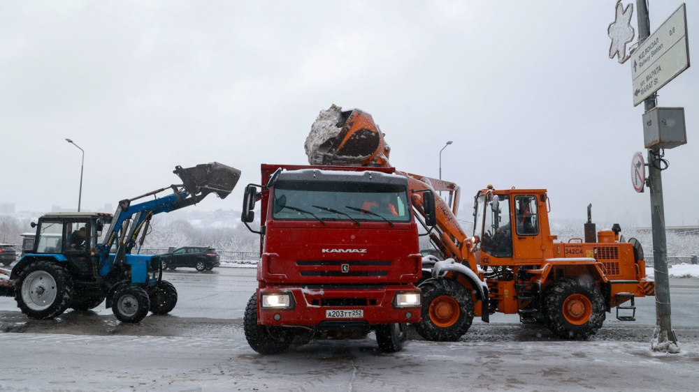 Нижегородские дорожники перешли на усиленный режим работы из-за снегопада