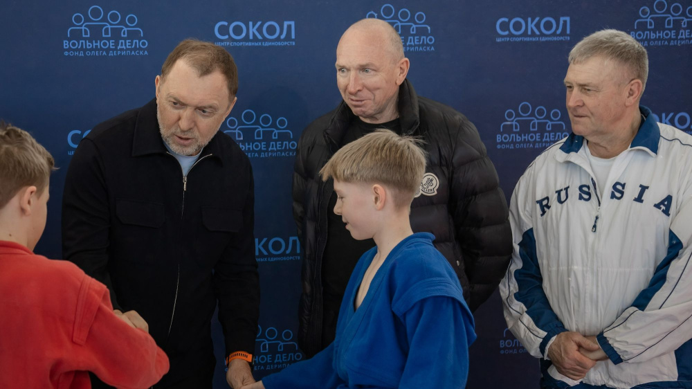 Олег Дерипаска открыл в Нижнем Новгороде центр единоборств «Сокол»  