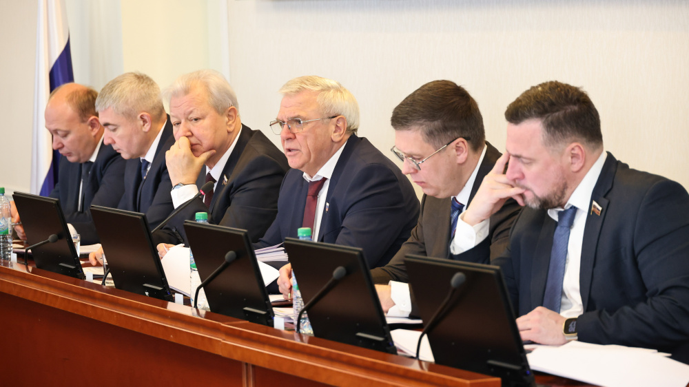 Депутаты