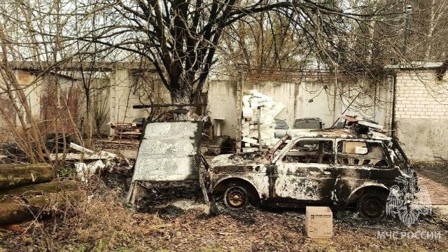 сгоревший автомобиль