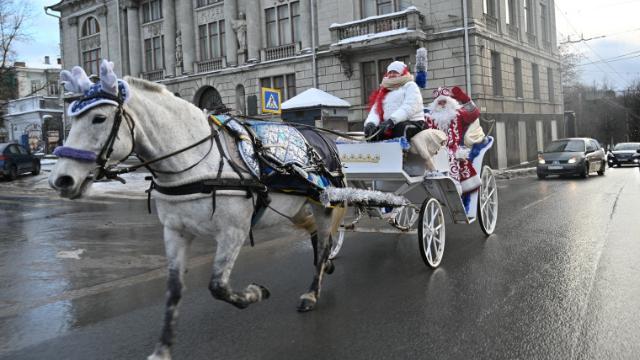 Дед Мороз и Снегурочка