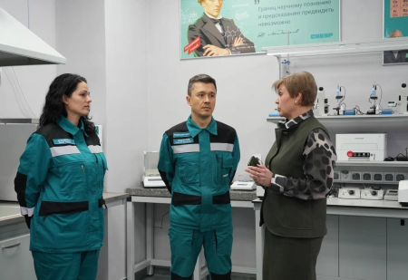 СИБУР открыл современную лабораторию в Кстовском нефтяном техникуме