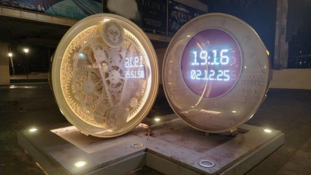 Часы ТЮЗа запущены после ремонта