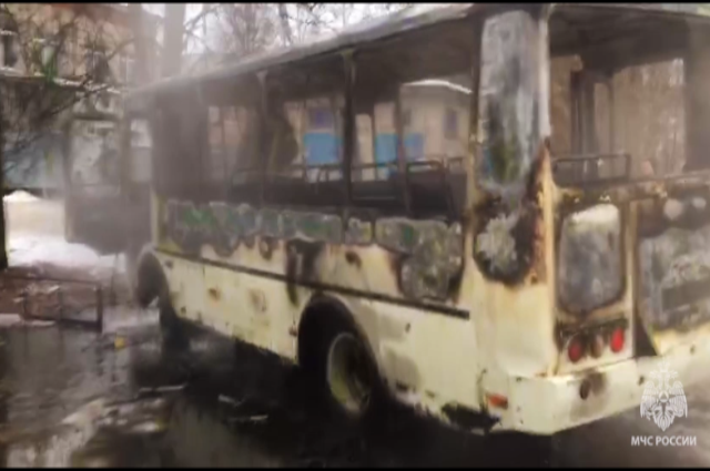 Рейсовый автобус сгорел в Балахне