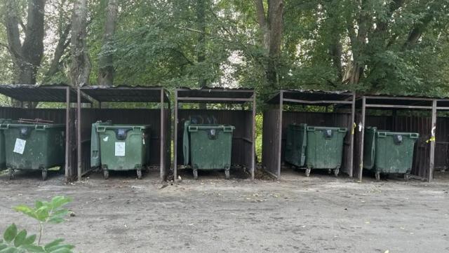 Мусорные контейнеры