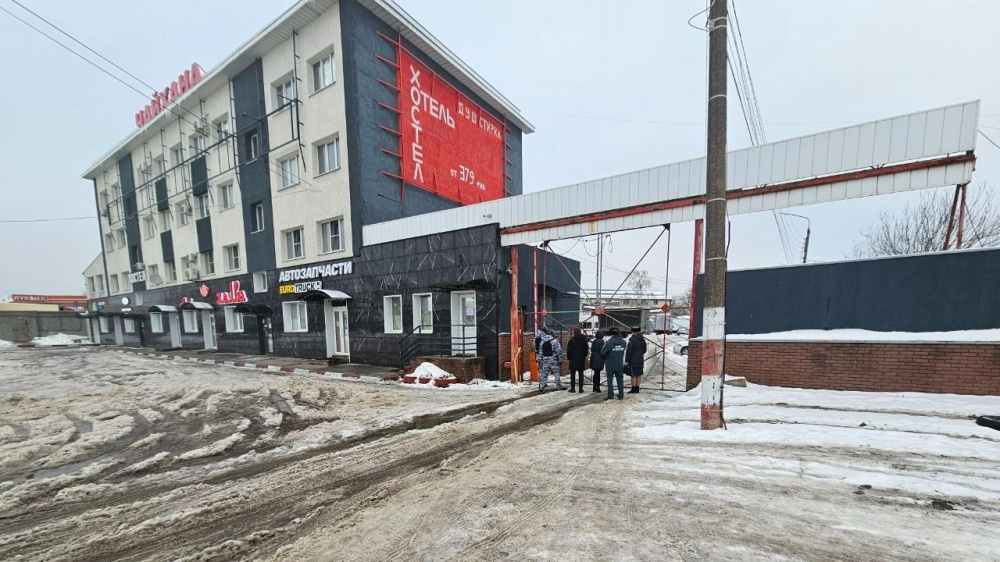 На ул. Кузбасской из-за нарушений пожарной безопасности закрыли офисное здание 