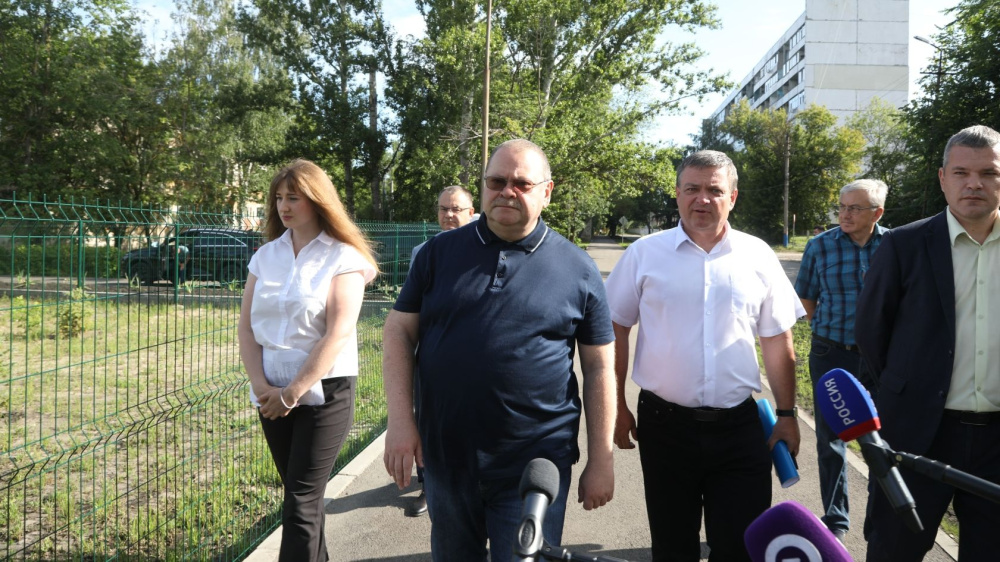 Губернатор Мельниченко оценил соцобъекты и производство в Сердобске