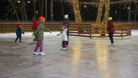 В Нижнем Новгороде открылся ледовый каток в парке имени 1 Мая