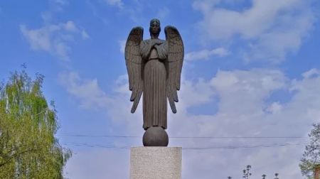 Памятник «Скорбящий ангел»