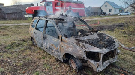 сгоревший автомобиль