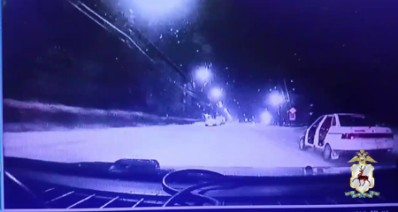 В Дзержинске задержали нетрезвого водителя на машине без дверей и капота