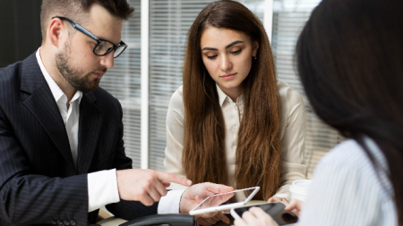 Исследование: российские банки стали быстрее обрабатывать жалобы клиентов