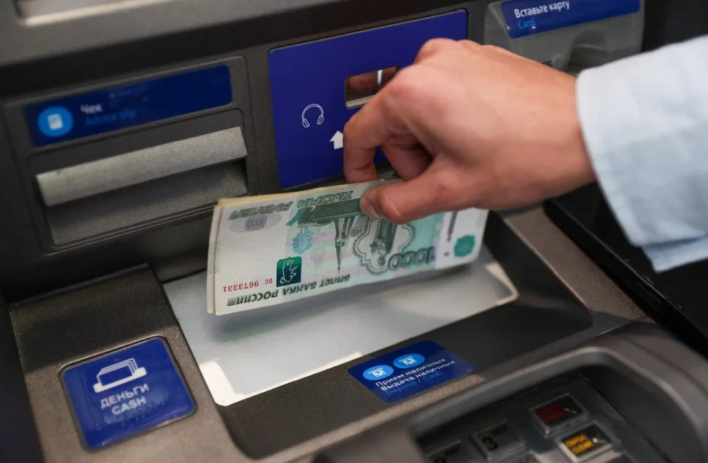 ВТБ: объем выдачи потребительских кредитов в марте вырос на четверть