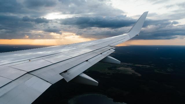 крыло самолета