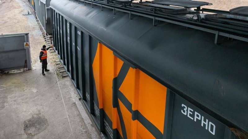 Погрузка зерна на Горьковской железной дороге