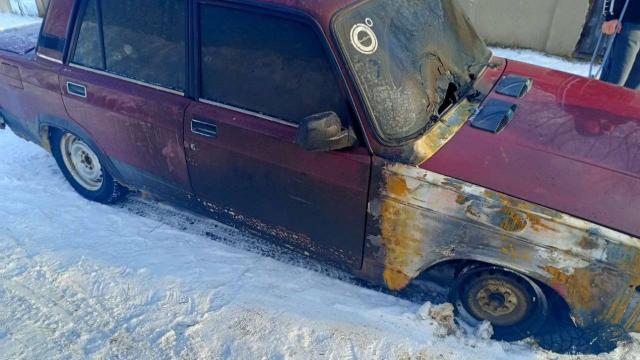 сгоревший автомобиль